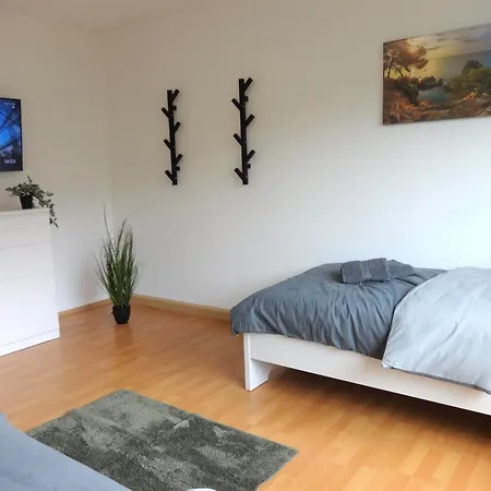 Helles Mit Balkon Fuer 5 Personen דירה